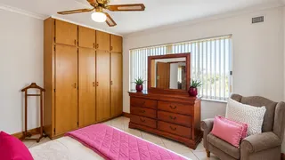 Manors property photograph 20